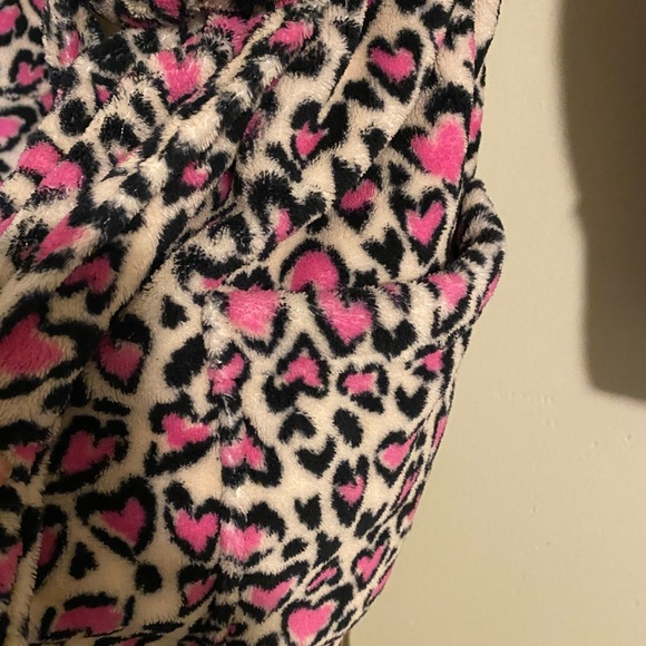 New Victoria Secret Pink Leopard heart❤️robe XS/S NWT. - Picture 6 of 12